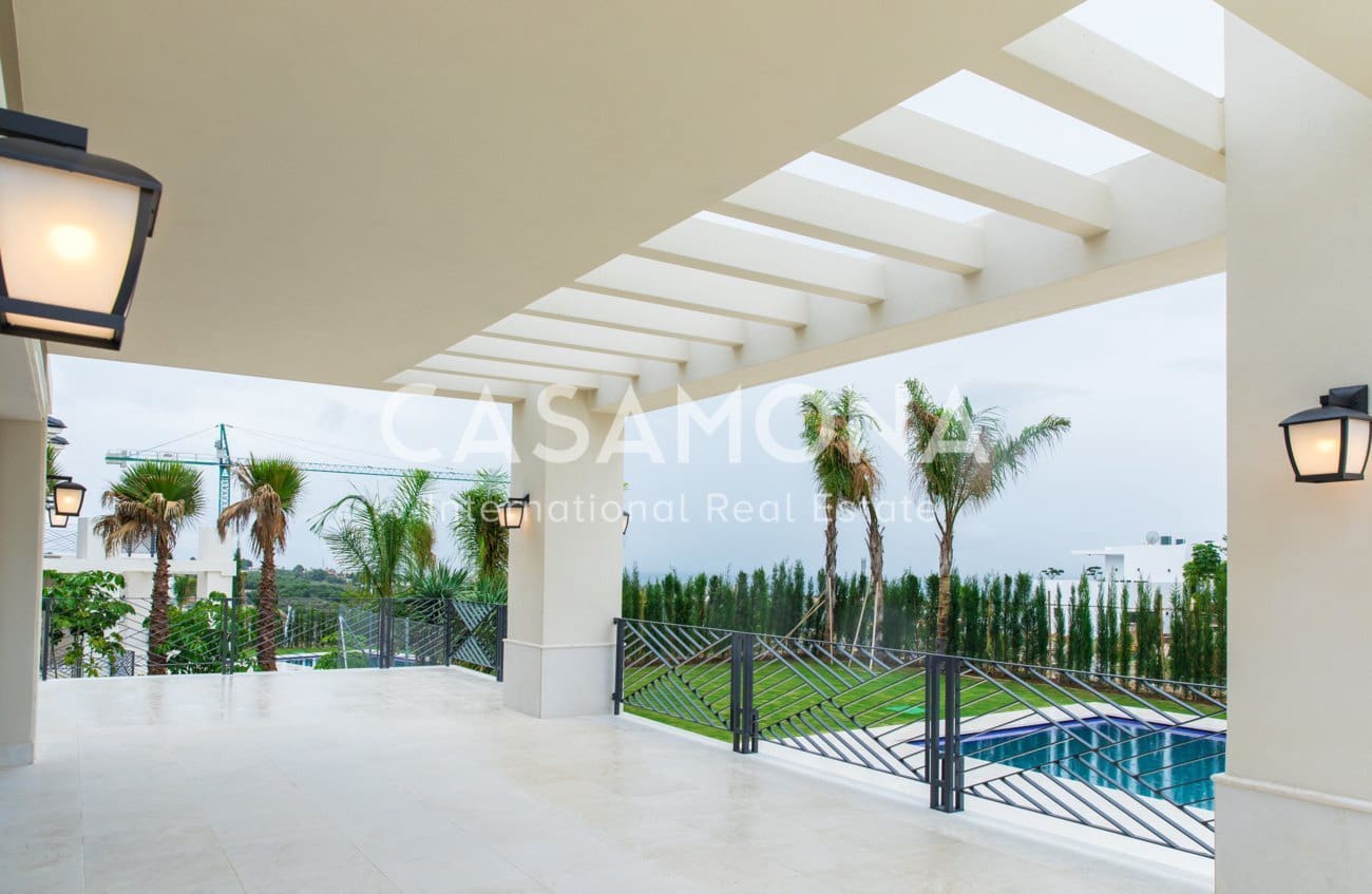 6 bedroom Villa for sale in Marbella with pool garage - € 2,700,000 (Ref: 6215482)