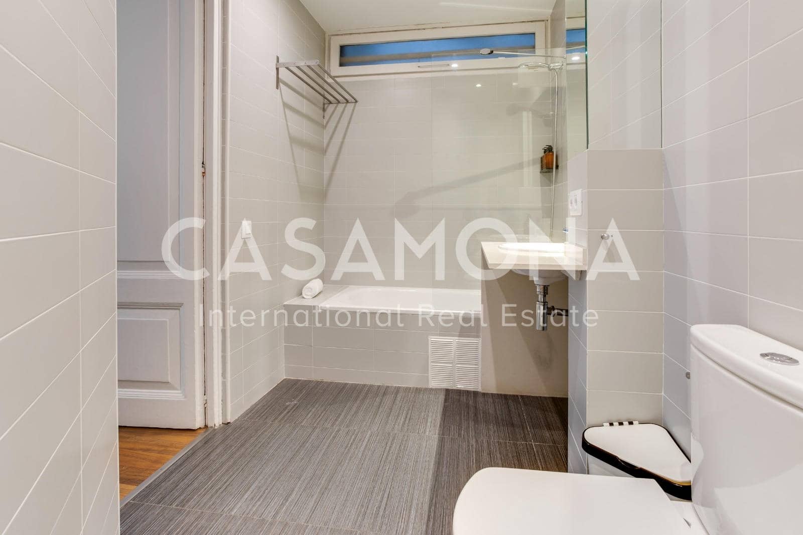 2 soverom Leilighet til leie i Barcelona by med svømmebasseng - € 3 850 (Ref: 6734339)