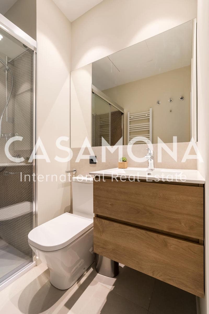 Appartement de 2 chambres à louer à Barcelone ville - 2 880 € (Ref: 7017614)