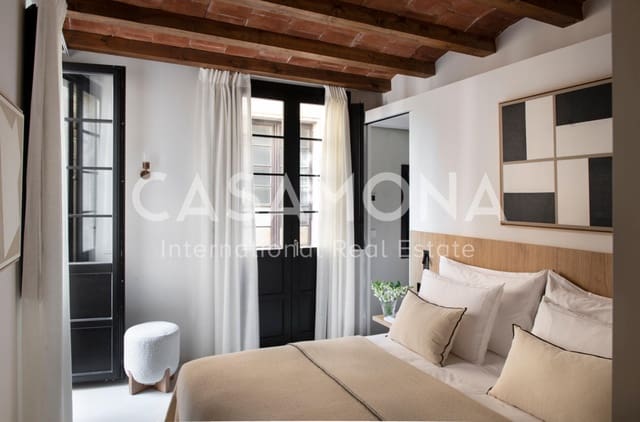 3 soverom Leilighet til leie i El Barri Gòtic, Barcelona by - € 15 000 (Ref: 7924855)