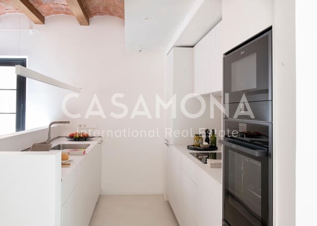 3 soverom Leilighet til leie i El Barri Gòtic, Barcelona by - € 15 000 (Ref: 7924855)