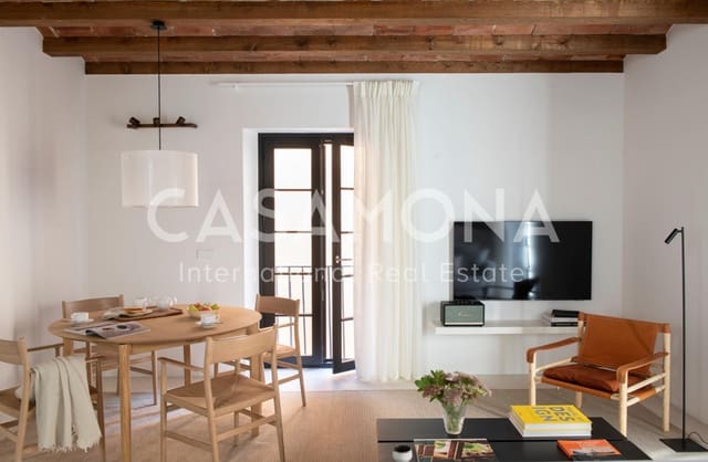 3 soverom Leilighet til leie i El Barri Gòtic, Barcelona by - € 15 000 (Ref: 7924855)