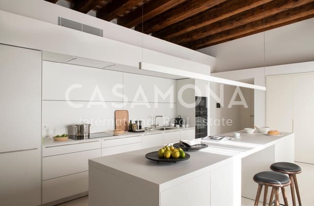 3 bedroom Apartment for rent in El Barri Gòtic, Barcelona city - € 20,000 (Ref: 7924878)