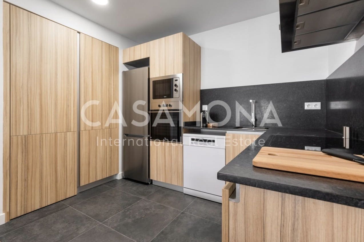 Appartement de 2 chambres à louer à Barcelone ville - 2 800 € (Ref: 7924896)
