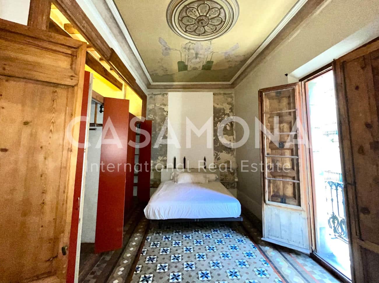 4 bedroom Apartment for sale in Barcelona city - € 1,200,000 (Ref: 7924900)