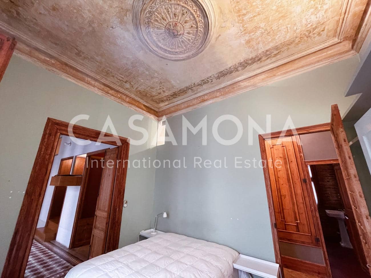 4 bedroom Apartment for sale in Barcelona city - € 1,200,000 (Ref: 7924900)