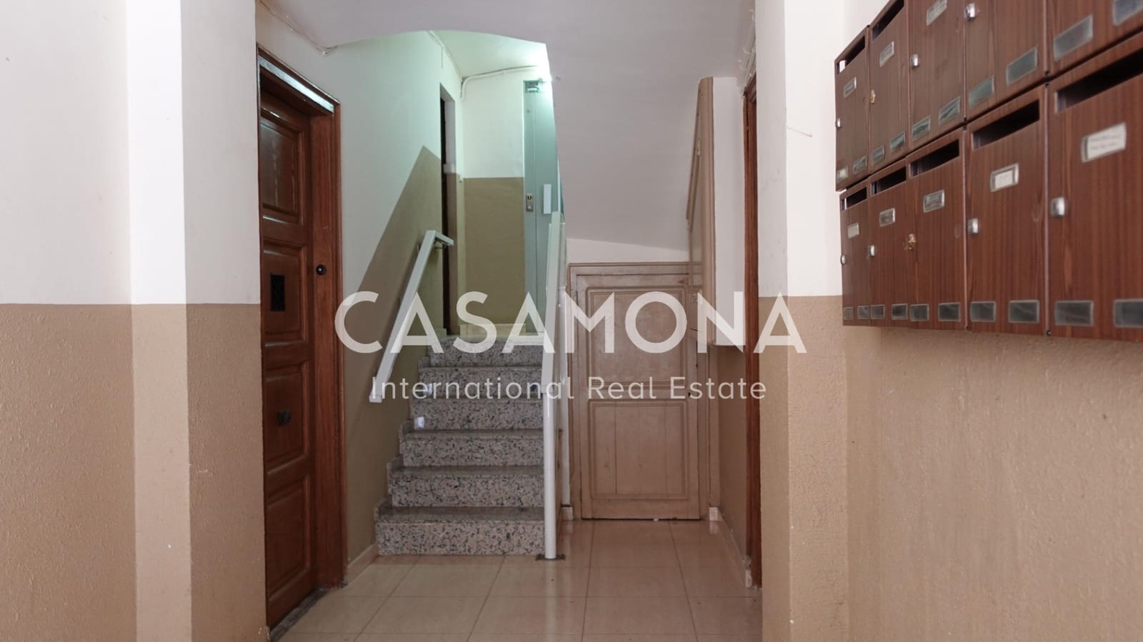 3 slaapkamer Appartement te koop in Barcelona stad - € 369.000 (Ref: 7924921)