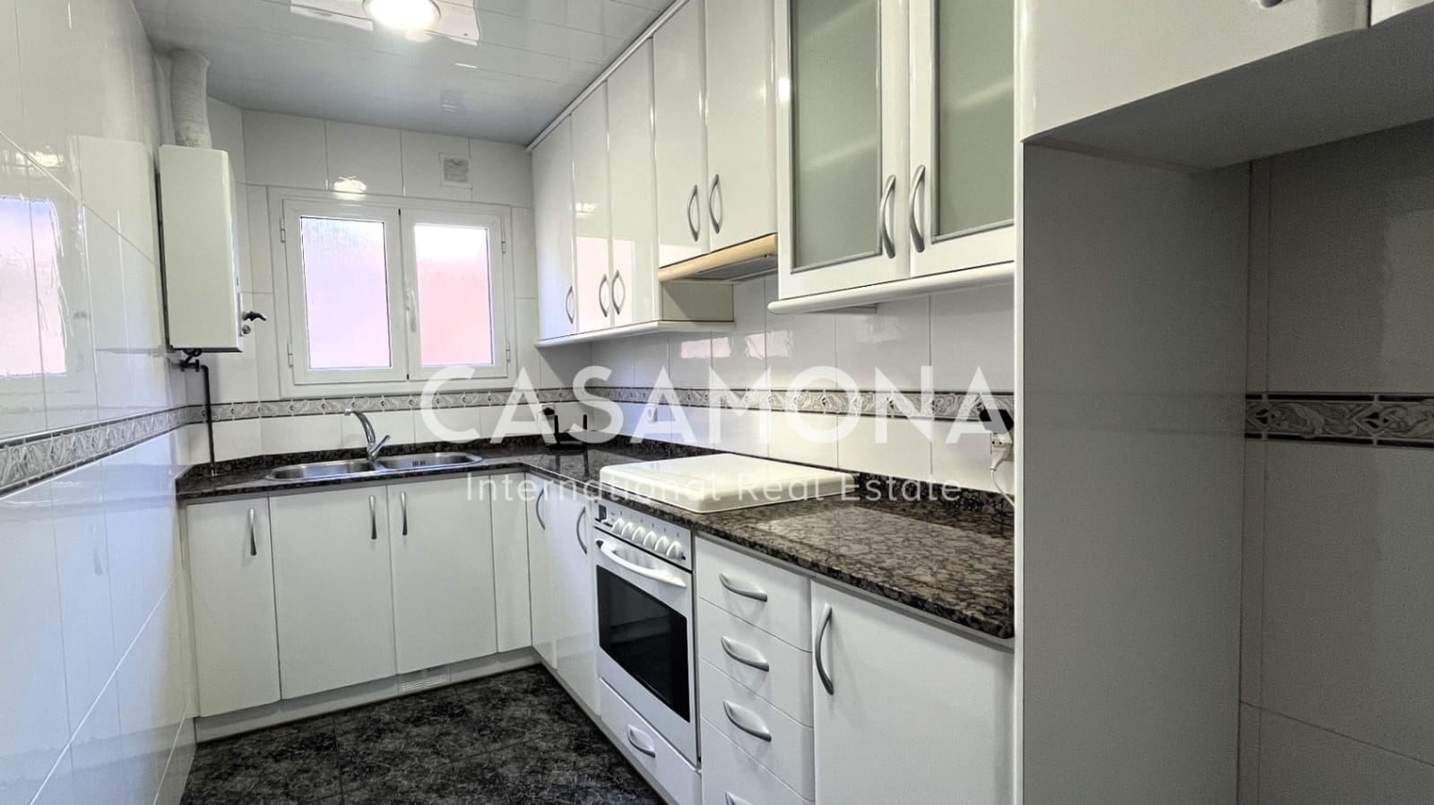 3 slaapkamer Appartement te koop in Barcelona stad - € 369.000 (Ref: 7924921)
