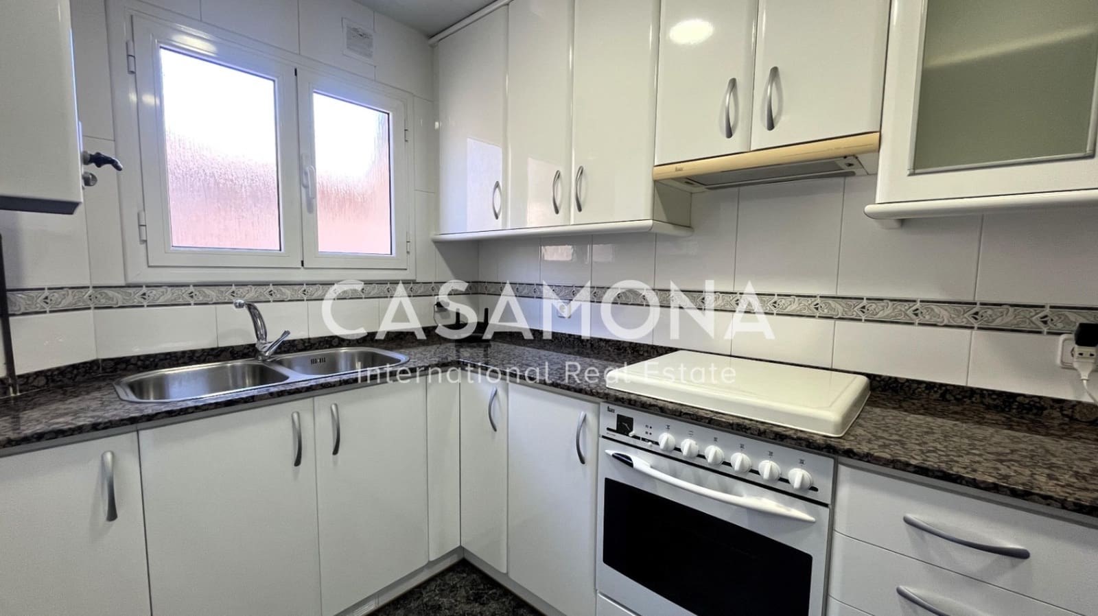 3 slaapkamer Appartement te koop in Barcelona stad - € 369.000 (Ref: 7924921)
