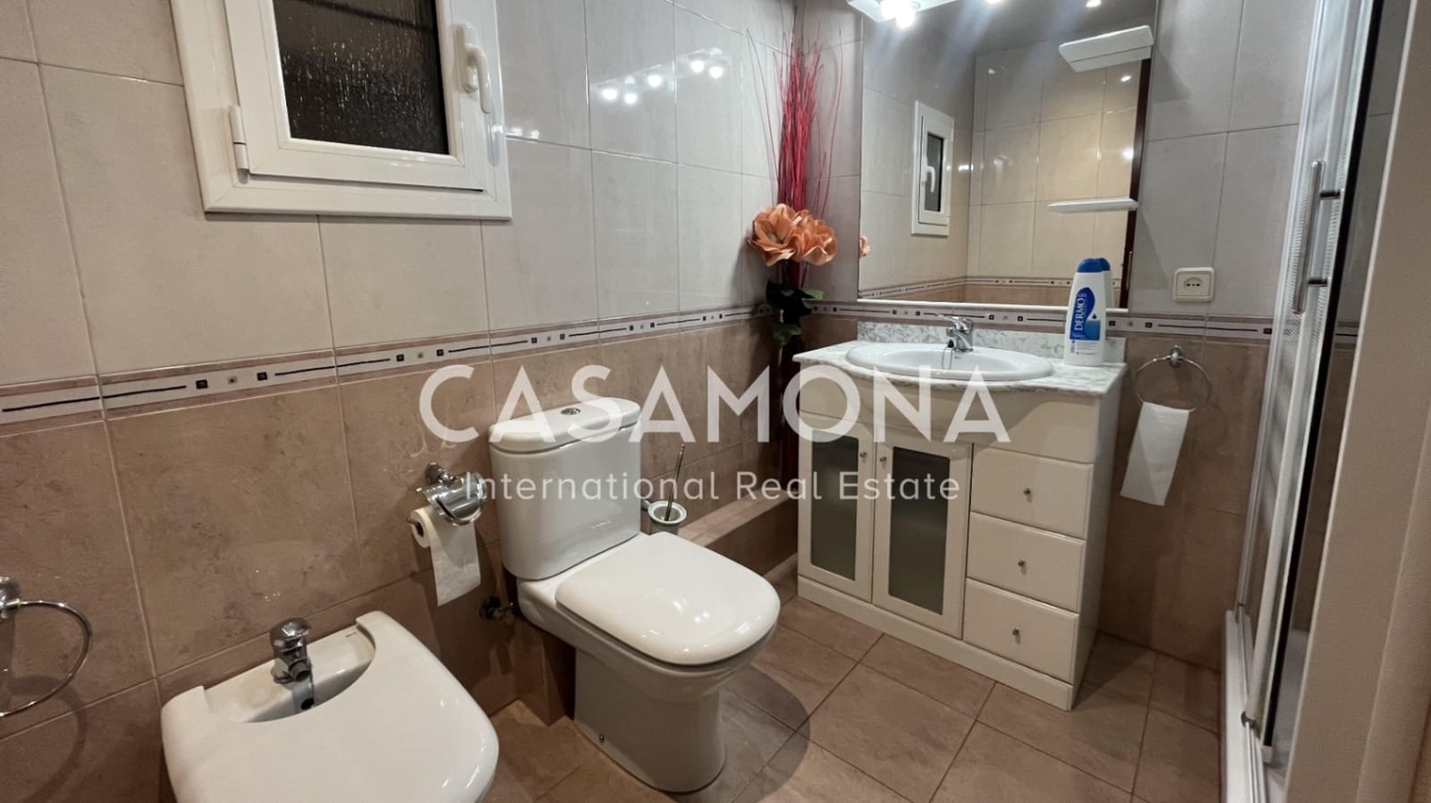 3 slaapkamer Appartement te koop in Barcelona stad - € 369.000 (Ref: 7924921)