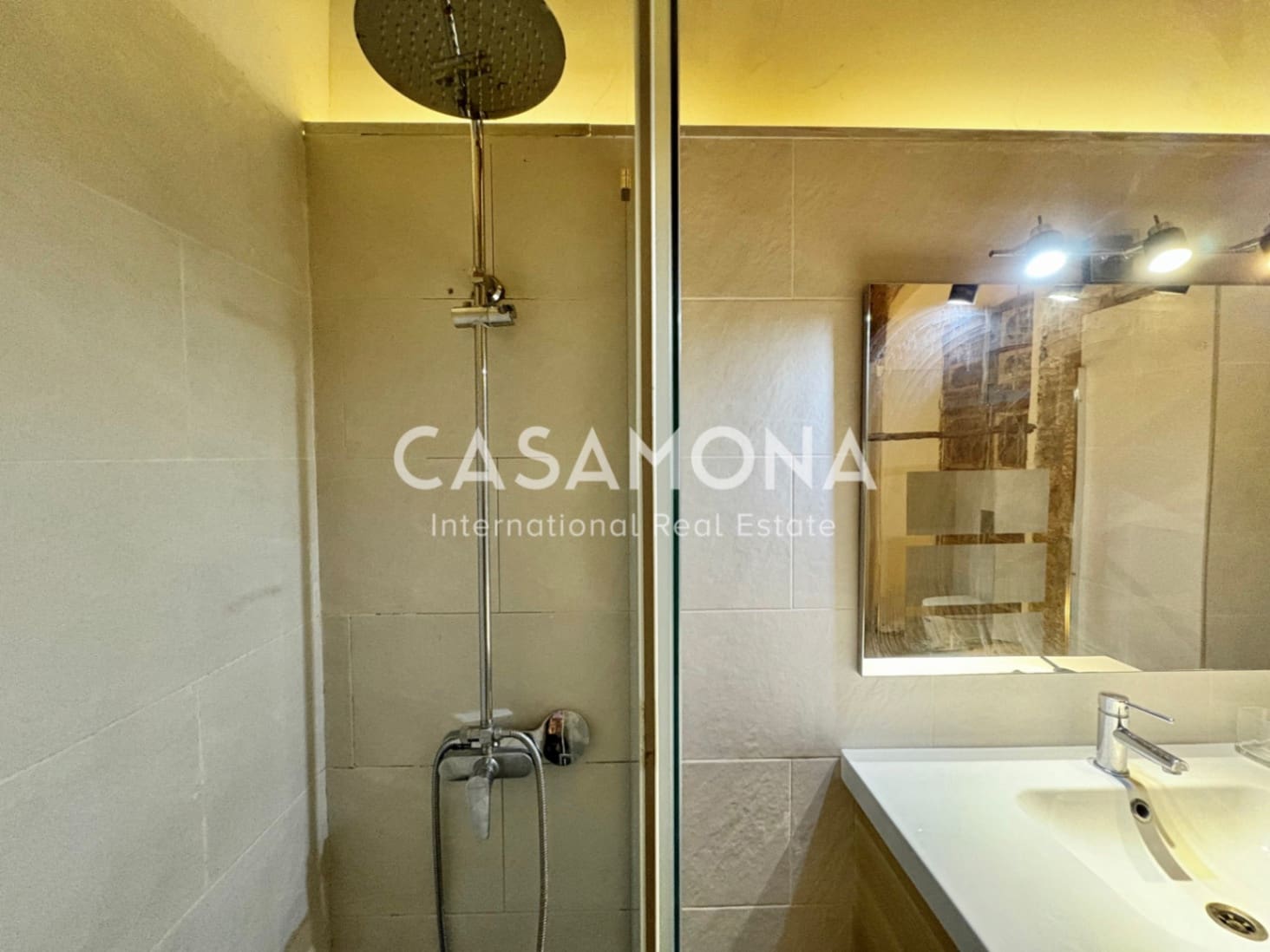 2 bedroom Apartment for rent in Barcelona city - € 1,650 (Ref: 7980209)