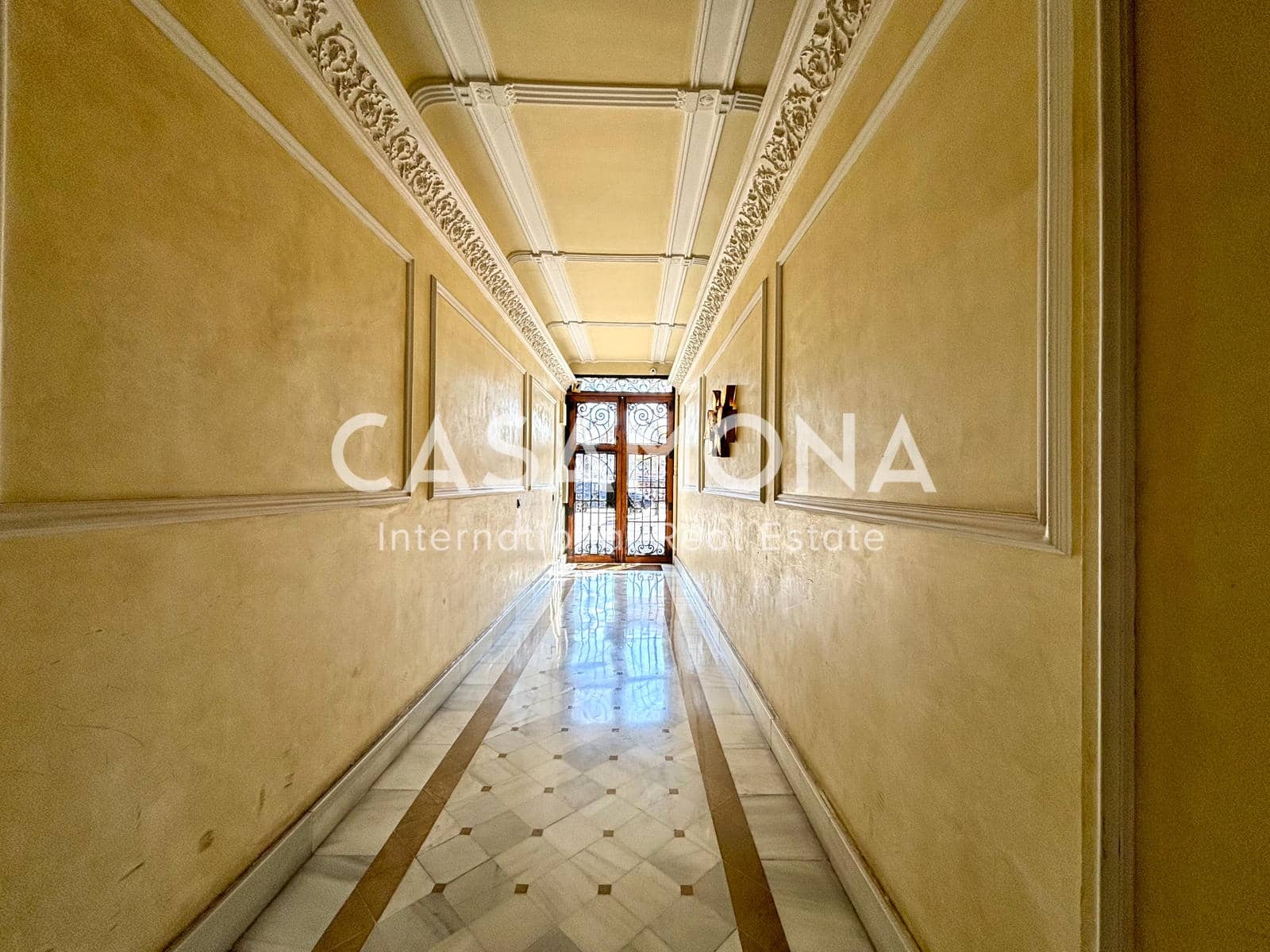 2 bedroom Apartment for sale in Barcelona city - € 1,295,000 (Ref: 8038894)