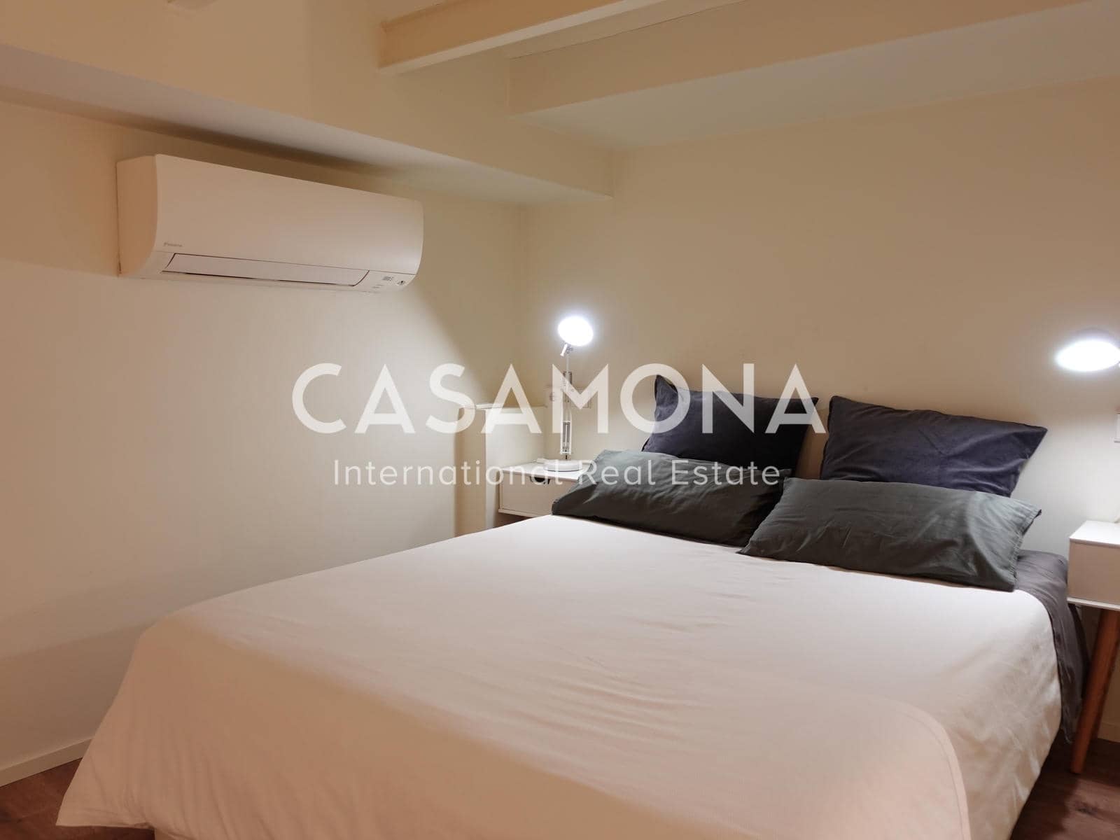 1 bedroom Apartment for sale in Barcelona city - € 380,000 (Ref: 8123043)