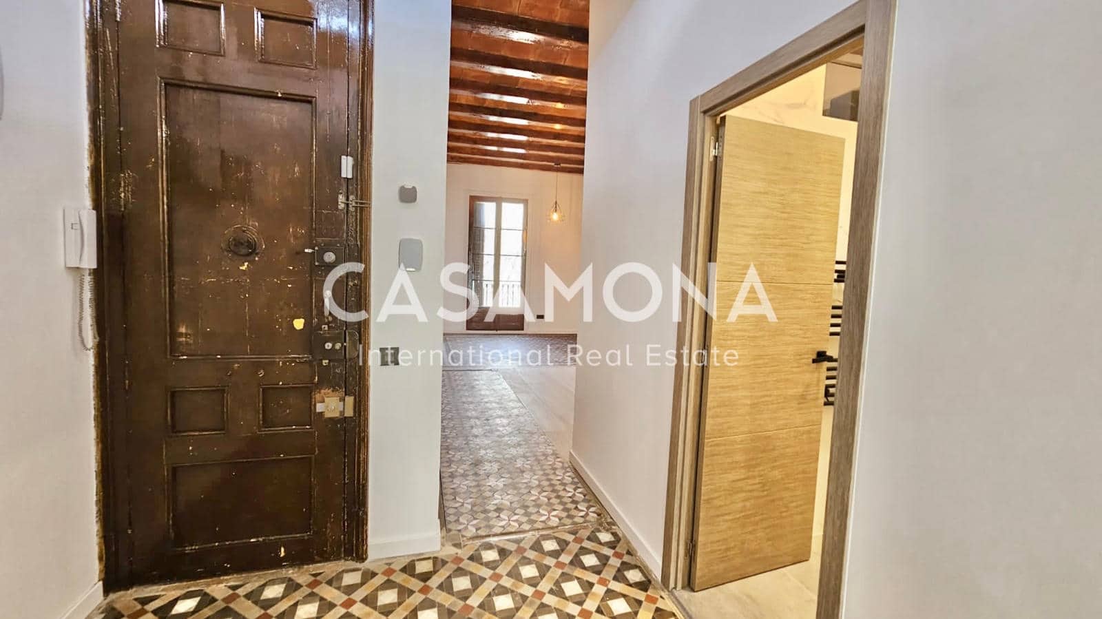 2 soveværelse Lejlighed til salg i Barcelona by - € 415.000 (Ref: 8125256)