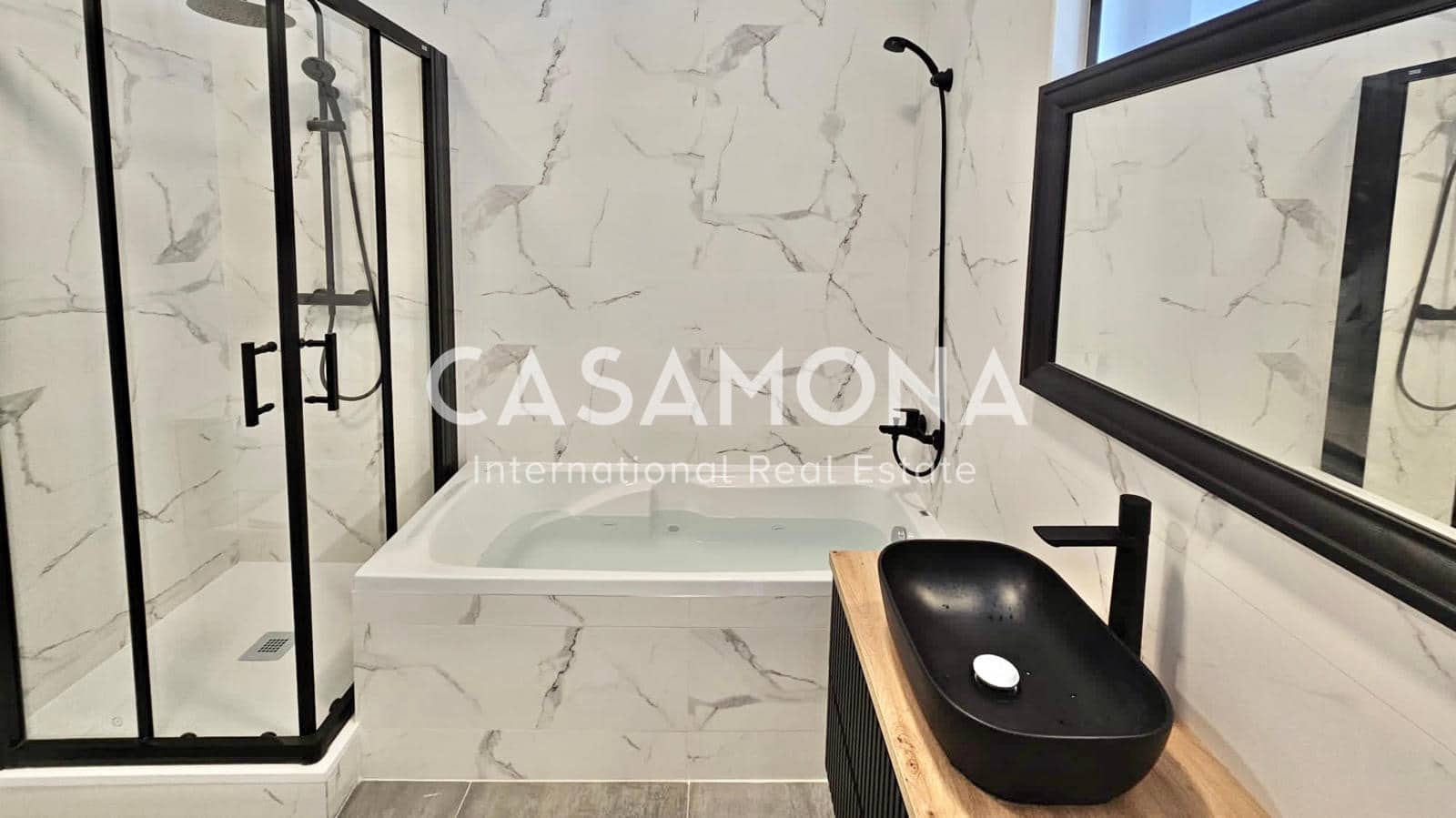 2 soveværelse Lejlighed til salg i Barcelona by - € 415.000 (Ref: 8125256)