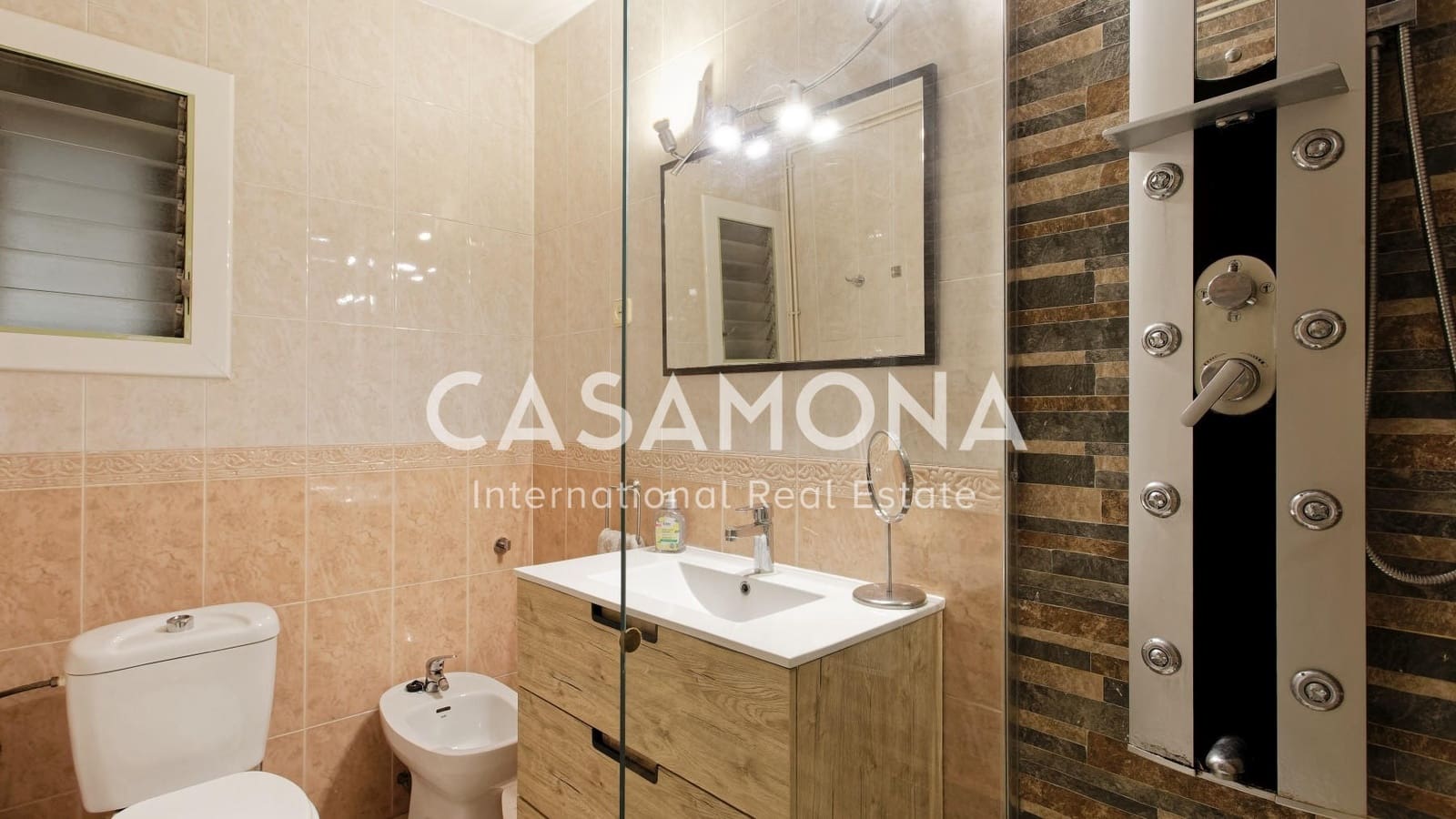 4 bedroom Apartment for rent in Barcelona city - € 2,800 (Ref: 8613591)