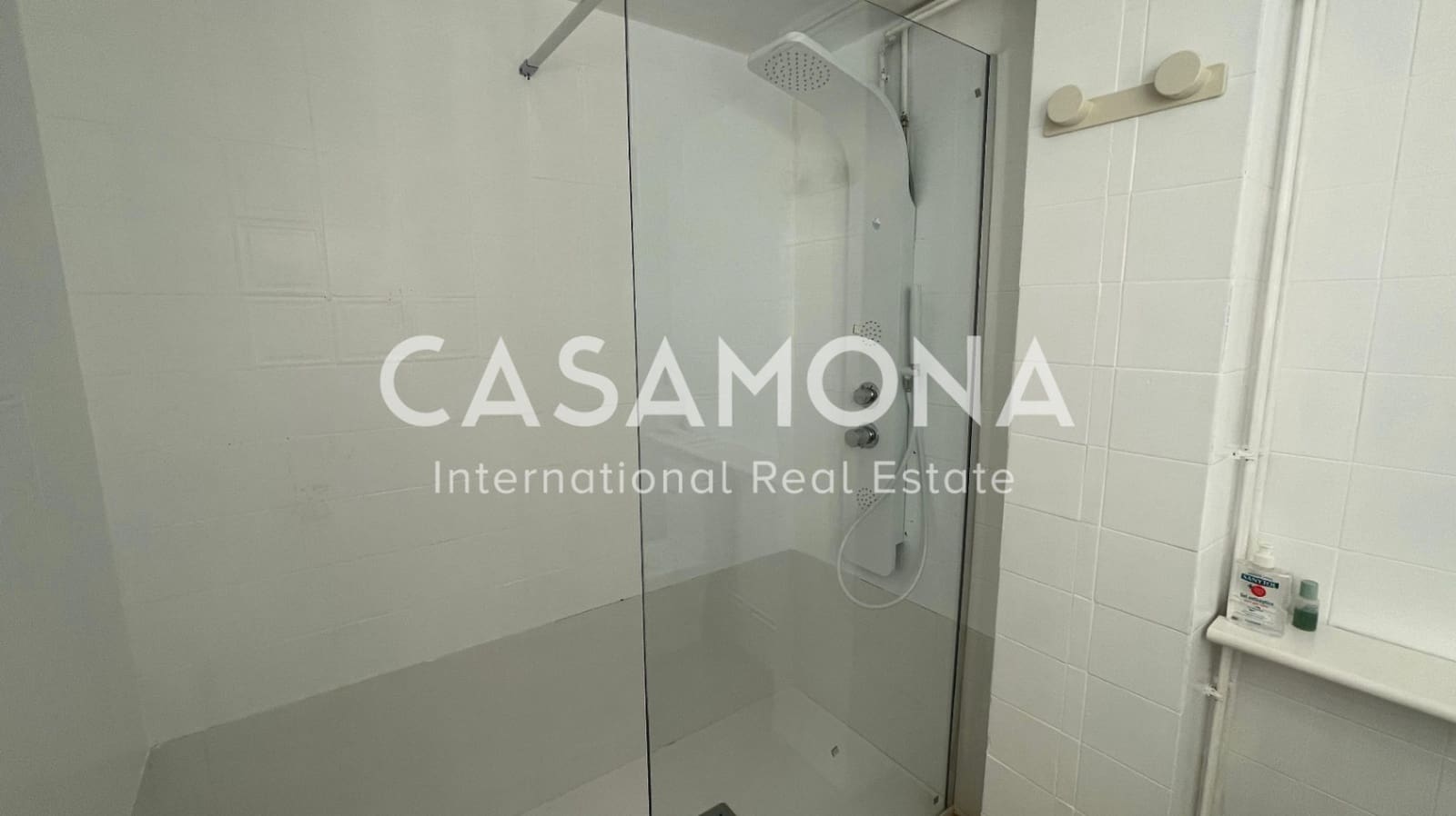 Appartement de 4 chambres à louer à Barcelone ville - 2 795 € (Ref: 8613594)