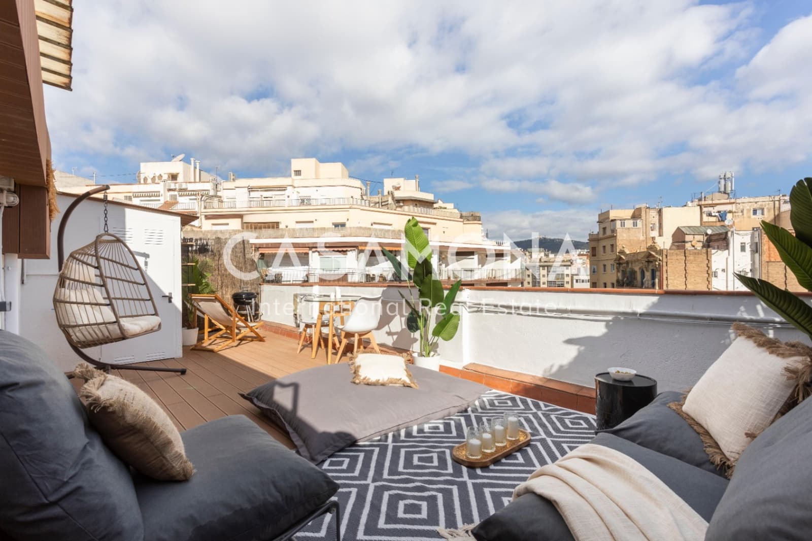 1 slaapkamer Penthouse te huur in Barcelona stad - € 2.430 (Ref: 8613608)