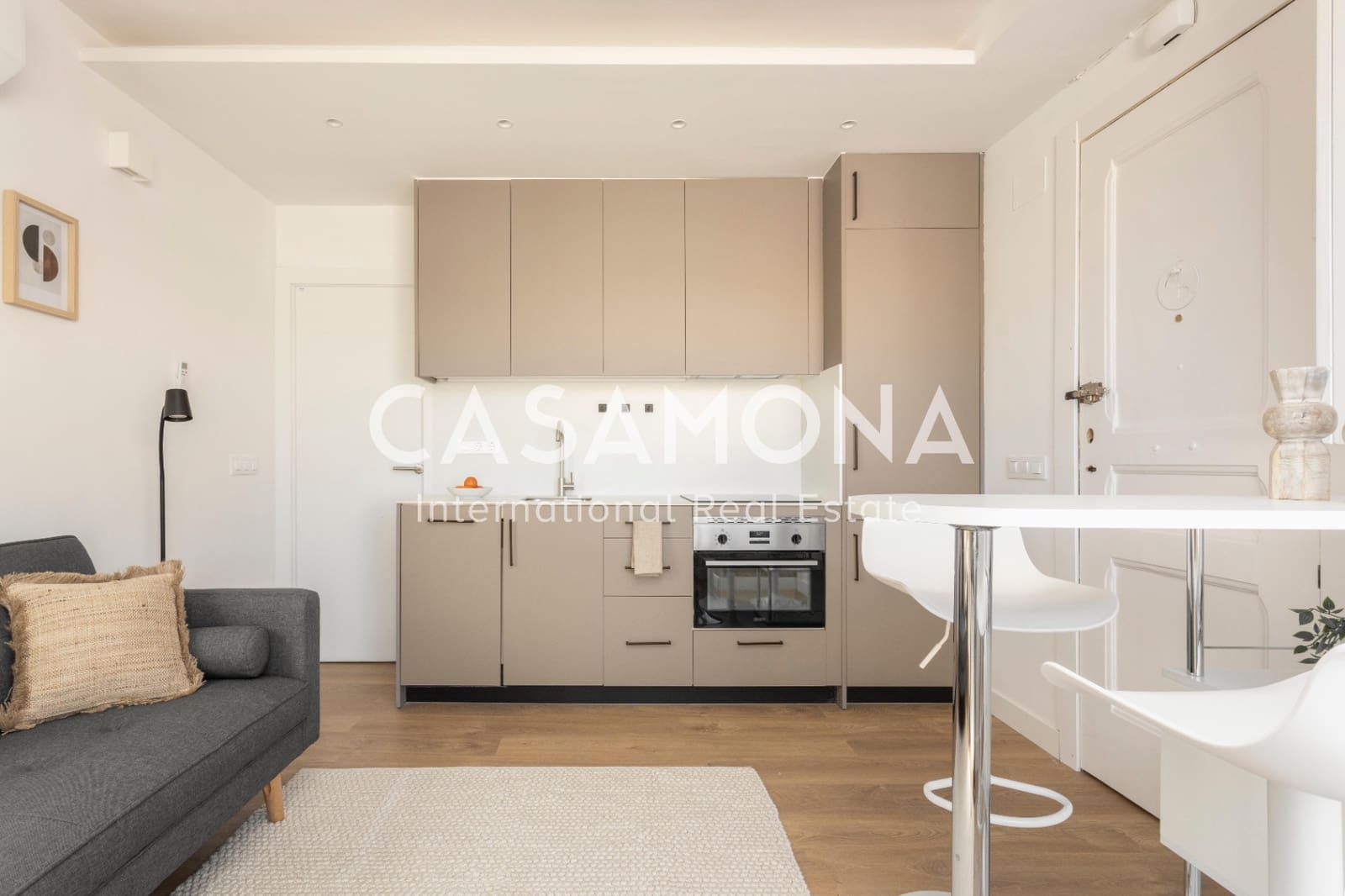 1 slaapkamer Penthouse te huur in Barcelona stad - € 2.430 (Ref: 8613608)