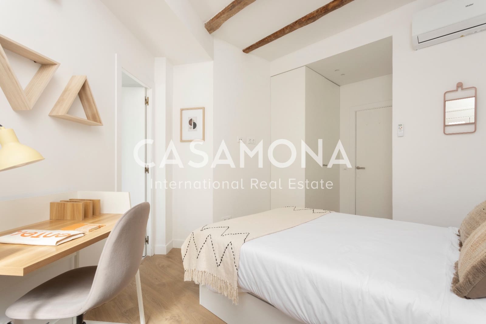 1 slaapkamer Penthouse te huur in Barcelona stad - € 2.430 (Ref: 8613608)