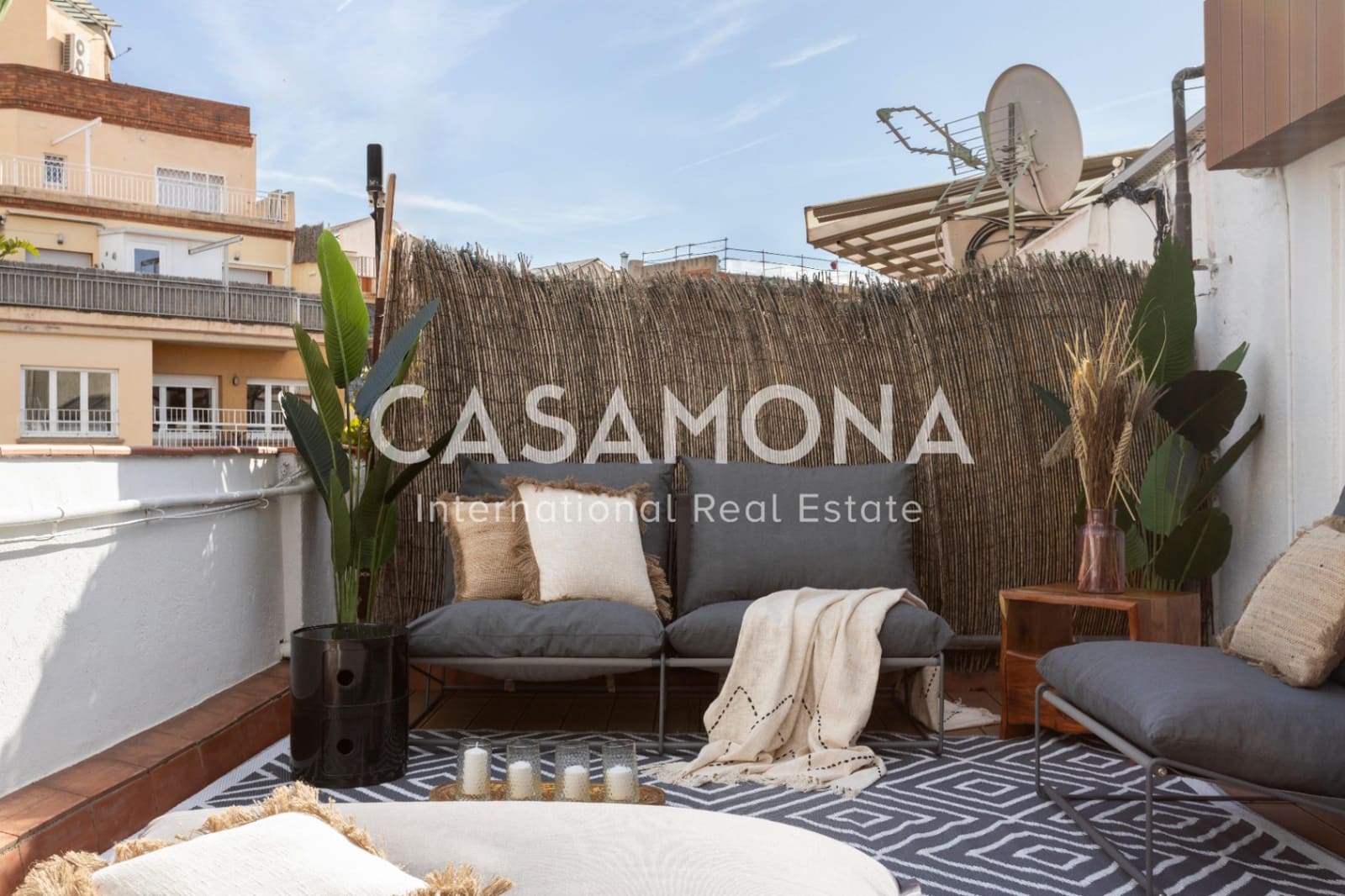 1 slaapkamer Penthouse te huur in Barcelona stad - € 2.430 (Ref: 8613608)