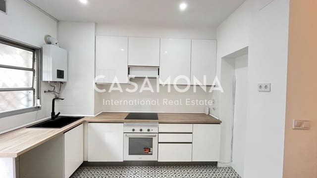 3 bedroom Apartment for sale in La Sagrada Família, Barcelona city - € 520,000 (Ref: 8639814)