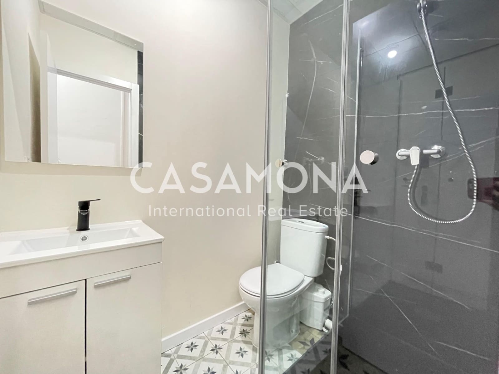 6 quarto Apartamento para venda em Barcelona cidade - 670 000 € (Ref: 8678930)