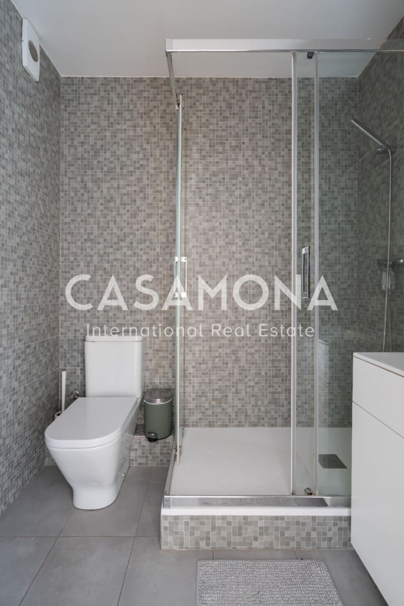 3 slaapkamer Appartement te huur in Barcelona stad - € 2.000 (Ref: 8699096)