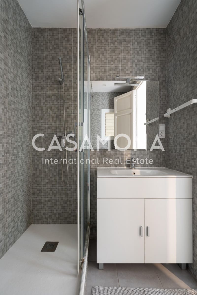 3 slaapkamer Appartement te huur in Barcelona stad - € 2.000 (Ref: 8699096)