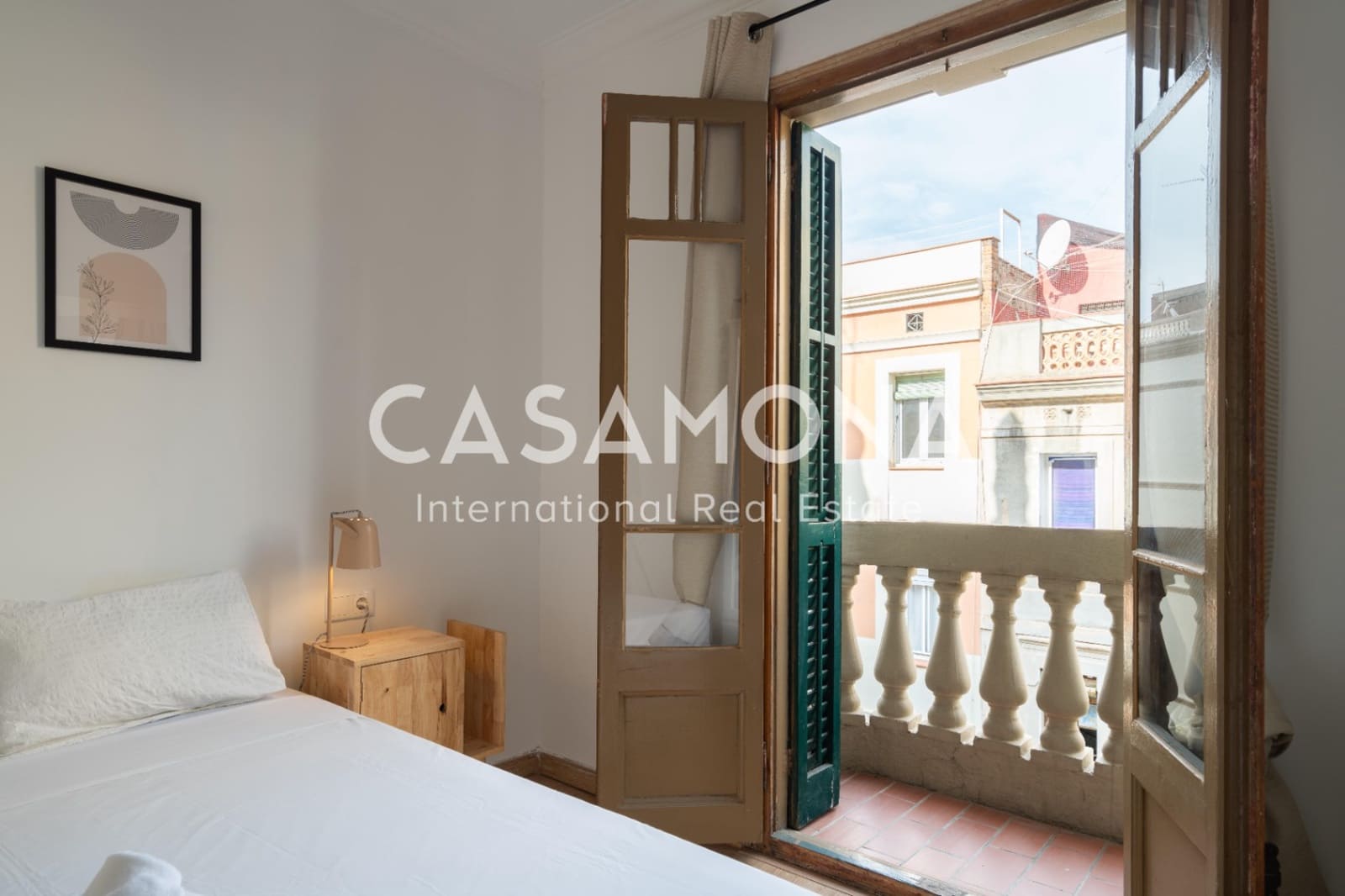 3 slaapkamer Appartement te huur in Barcelona stad - € 2.000 (Ref: 8699096)