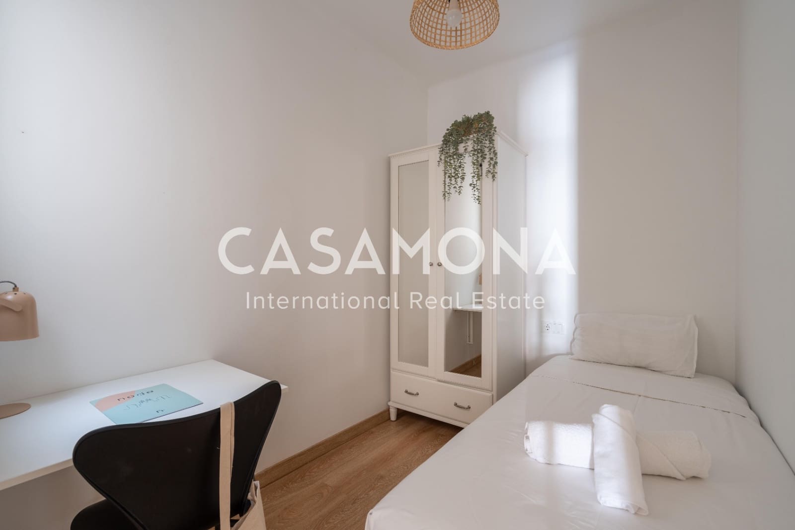 3 slaapkamer Appartement te huur in Barcelona stad - € 2.000 (Ref: 8699096)