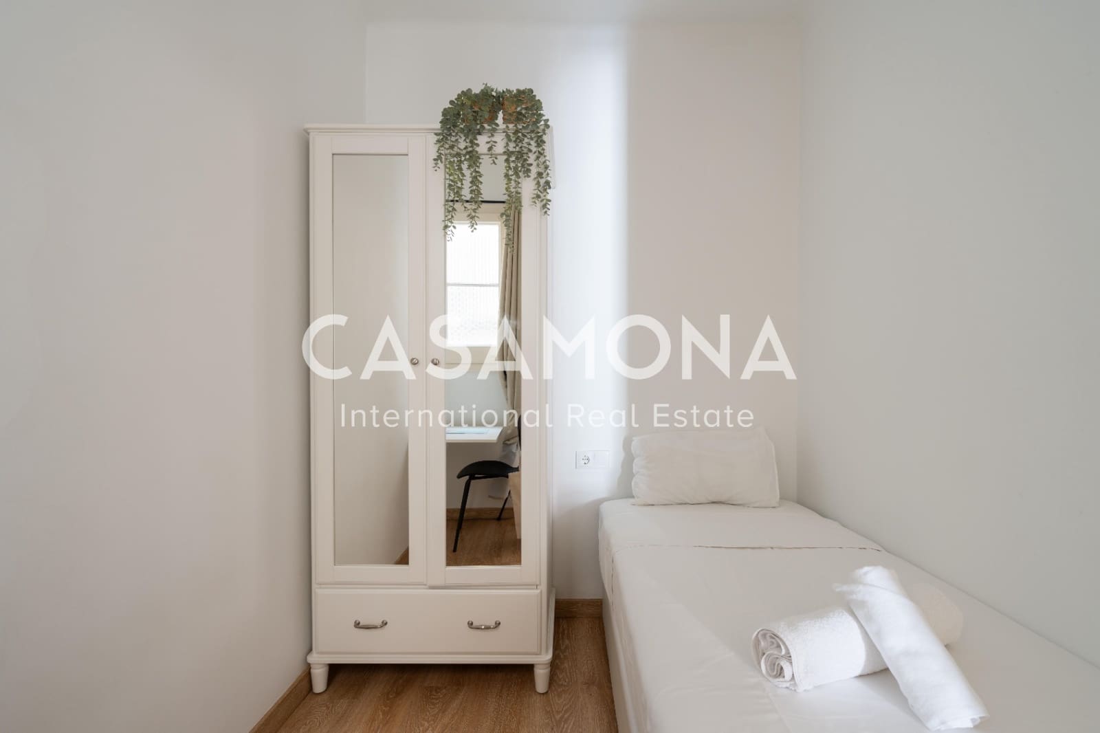 3 slaapkamer Appartement te huur in Barcelona stad - € 2.000 (Ref: 8699096)