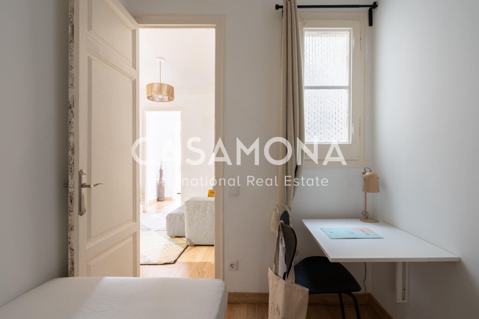 3 slaapkamer Appartement te huur in Barcelona stad - € 2.000 (Ref: 8699096)