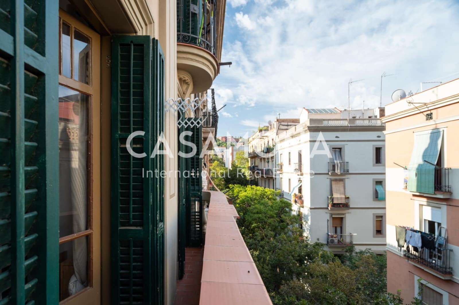 3 slaapkamer Appartement te huur in Barcelona stad - € 2.000 (Ref: 8699096)