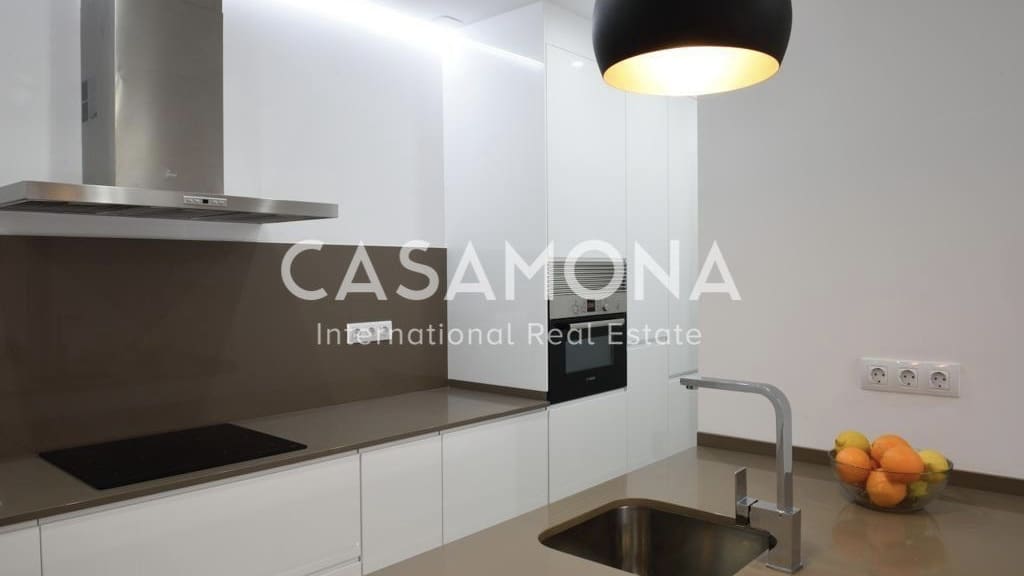 4 bedroom Apartment for sale in Barcelona city - € 500,000 (Ref: 8810979)