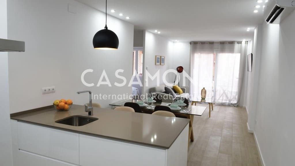 4 bedroom Apartment for sale in Barcelona city - € 500,000 (Ref: 8810979)