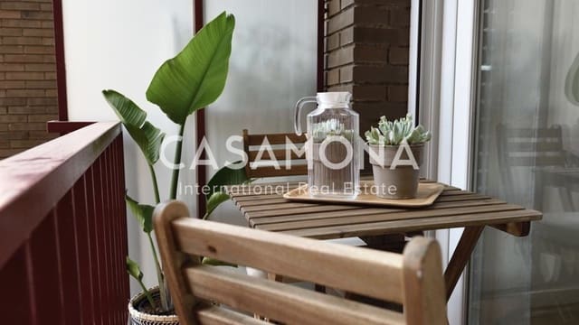 4 bedroom Apartment for sale in La Sagrada Família, Barcelona city - € 500,000 (Ref: 8810979)