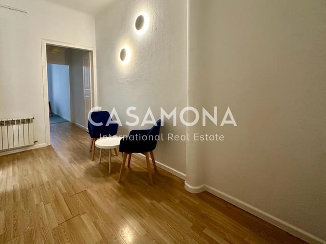 3 soverom Leilighet til leie i El Barri Gòtic, Barcelona by - € 1 900 (Ref: 8815023)