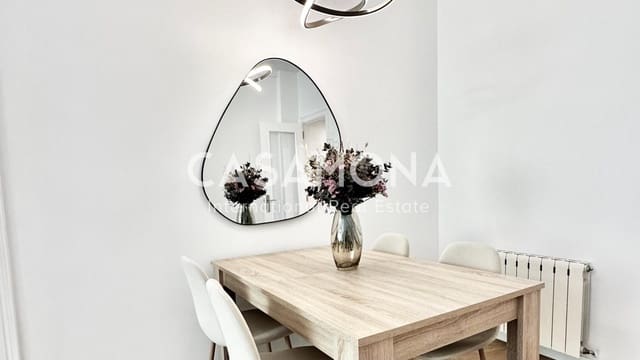 3 soveværelse Lejlighed til salg i El Poblenou, Barcelona by - € 445.000 (Ref: 8821681)