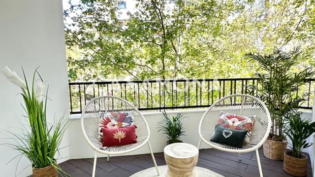 3 soveværelse Lejlighed til salg i El Poblenou, Barcelona by - € 445.000 (Ref: 8821681)