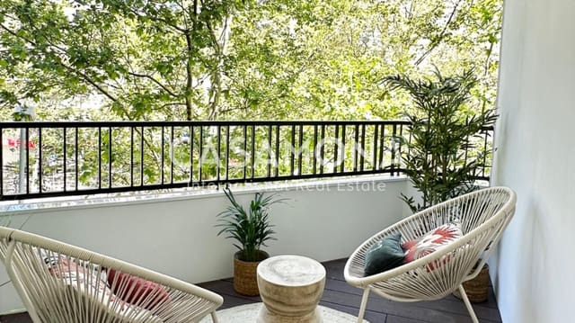 3 soveværelse Lejlighed til salg i El Poblenou, Barcelona by - € 445.000 (Ref: 8821681)