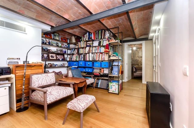 4 bedroom Apartment for sale in El Barri Gòtic, Barcelona city - € 1,300,000 (Ref: 8845731)