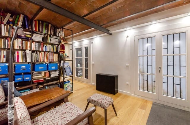 4 bedroom Apartment for sale in El Barri Gòtic, Barcelona city - € 1,300,000 (Ref: 8845731)