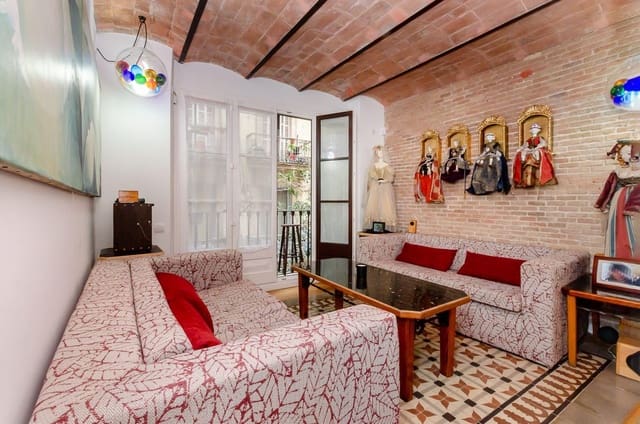 4 bedroom Apartment for sale in El Barri Gòtic, Barcelona city - € 1,300,000 (Ref: 8845731)