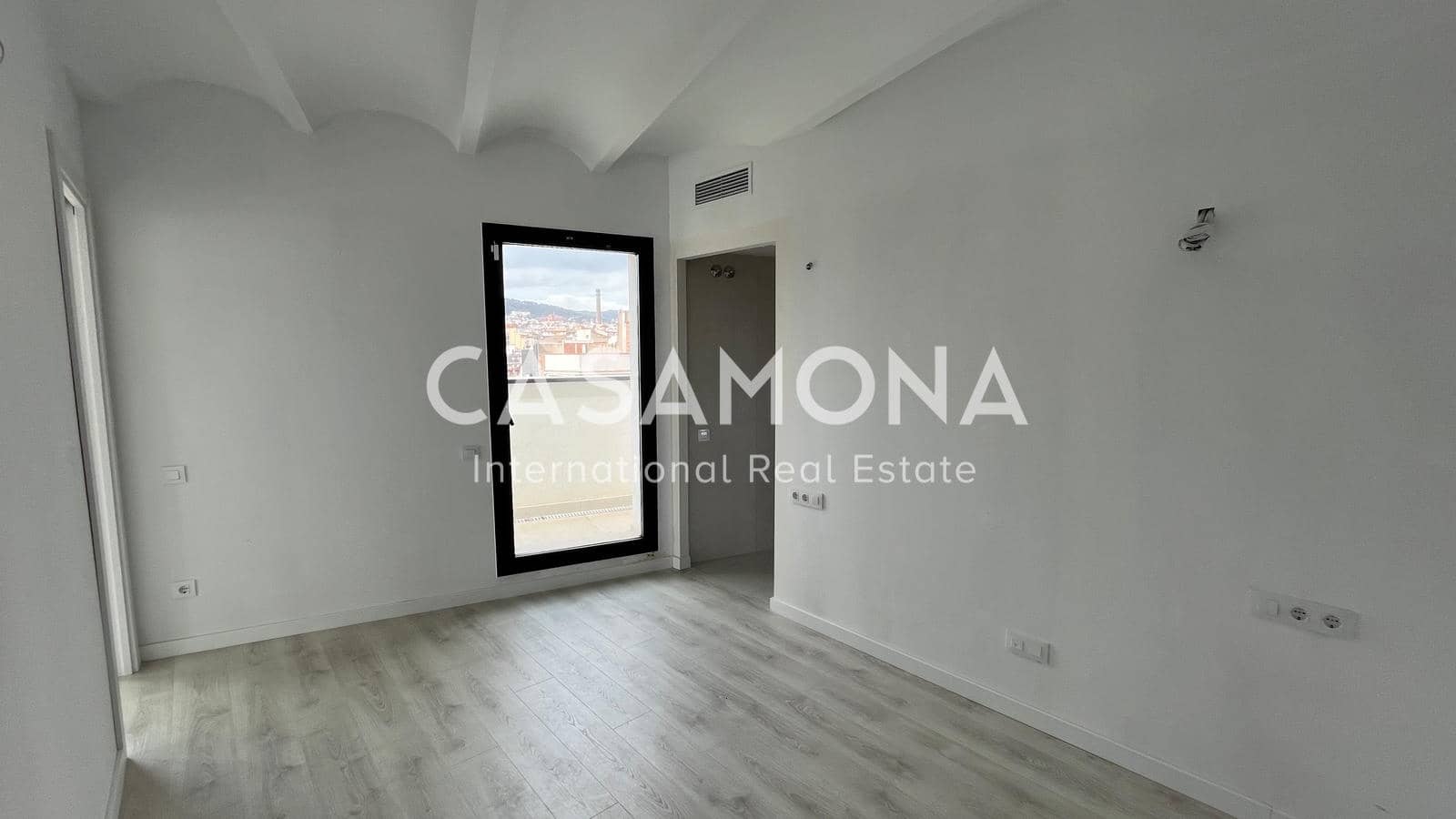 1 soveværelse Penthouse til salg i Barcelona by - € 650.000 (Ref: 8866453)