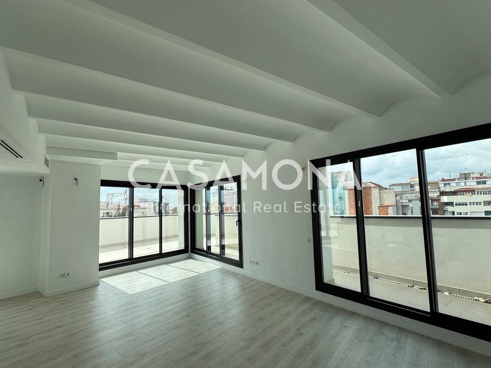 1 soveværelse Penthouse til salg i Barcelona by - € 650.000 (Ref: 8866453)