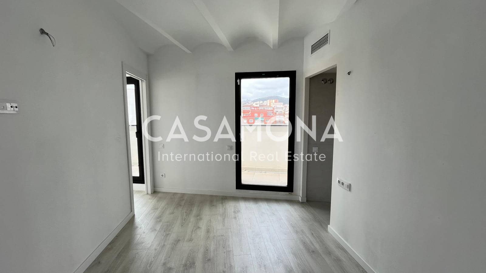 1 soveværelse Penthouse til salg i Barcelona by - € 650.000 (Ref: 8866453)