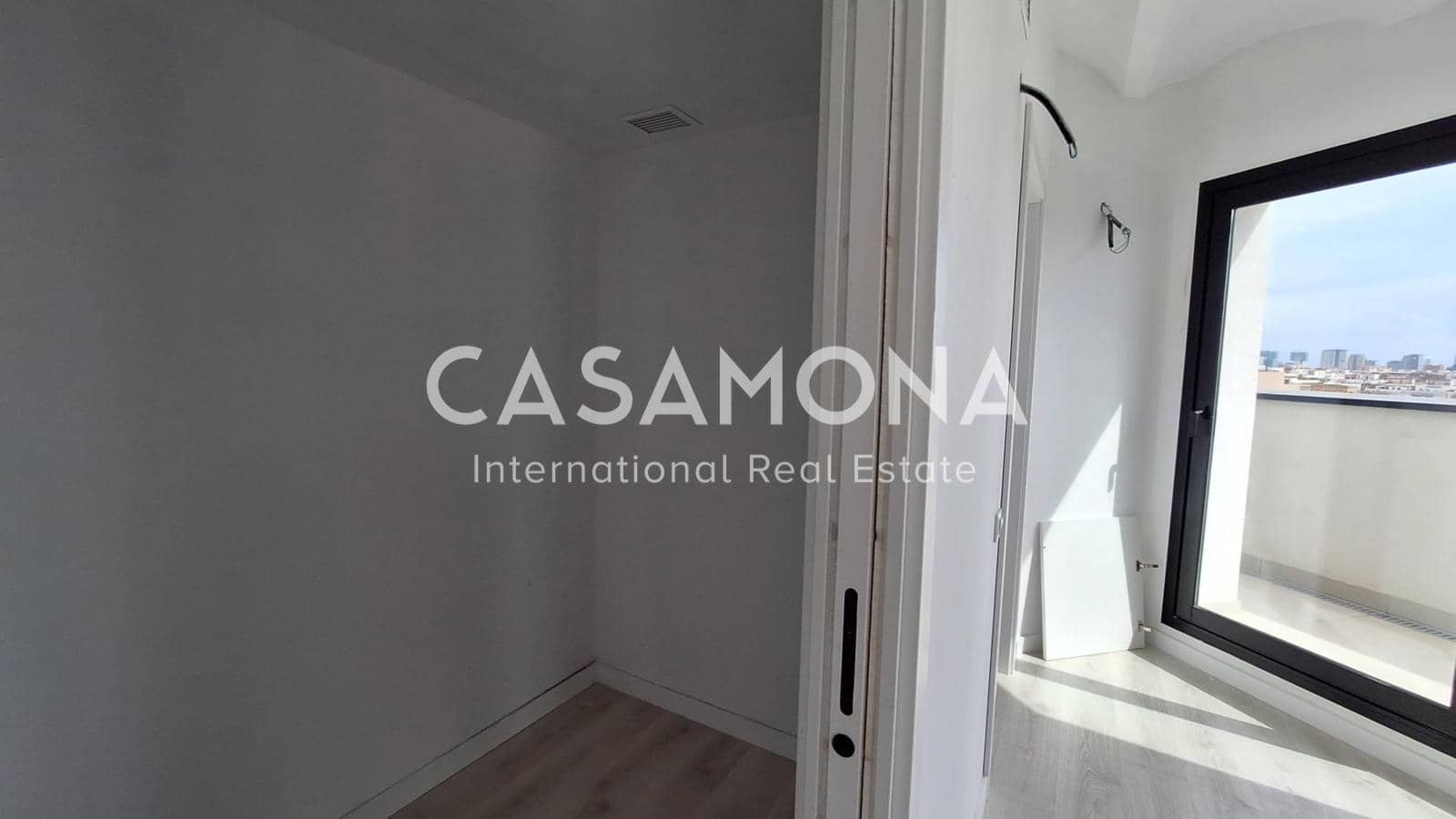 1 soveværelse Penthouse til salg i Barcelona by - € 600.000 (Ref: 8866454)