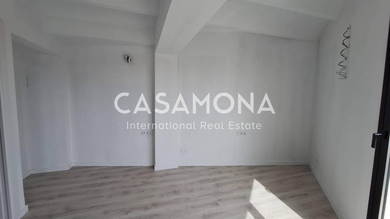 1 soveværelse Penthouse til salg i Barcelona by - € 600.000 (Ref: 8866454)