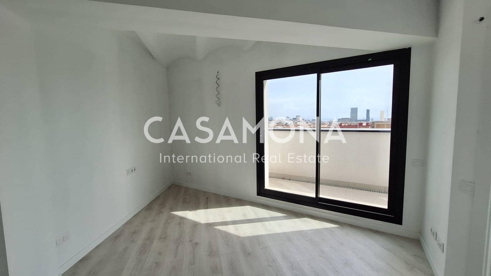 1 soveværelse Penthouse til salg i Barcelona by - € 600.000 (Ref: 8866454)